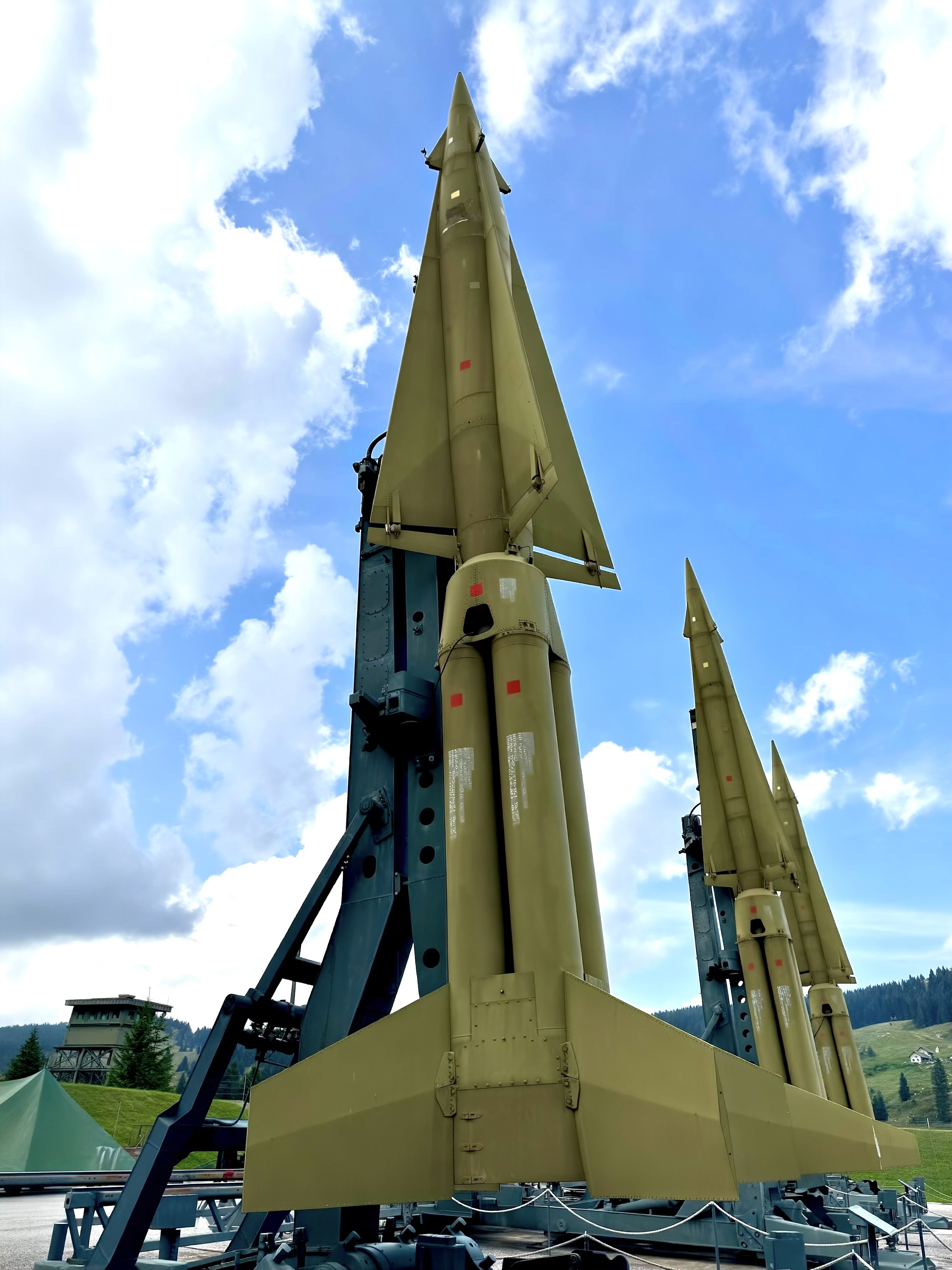 Misiles Nike Hercules en la Base Tuono